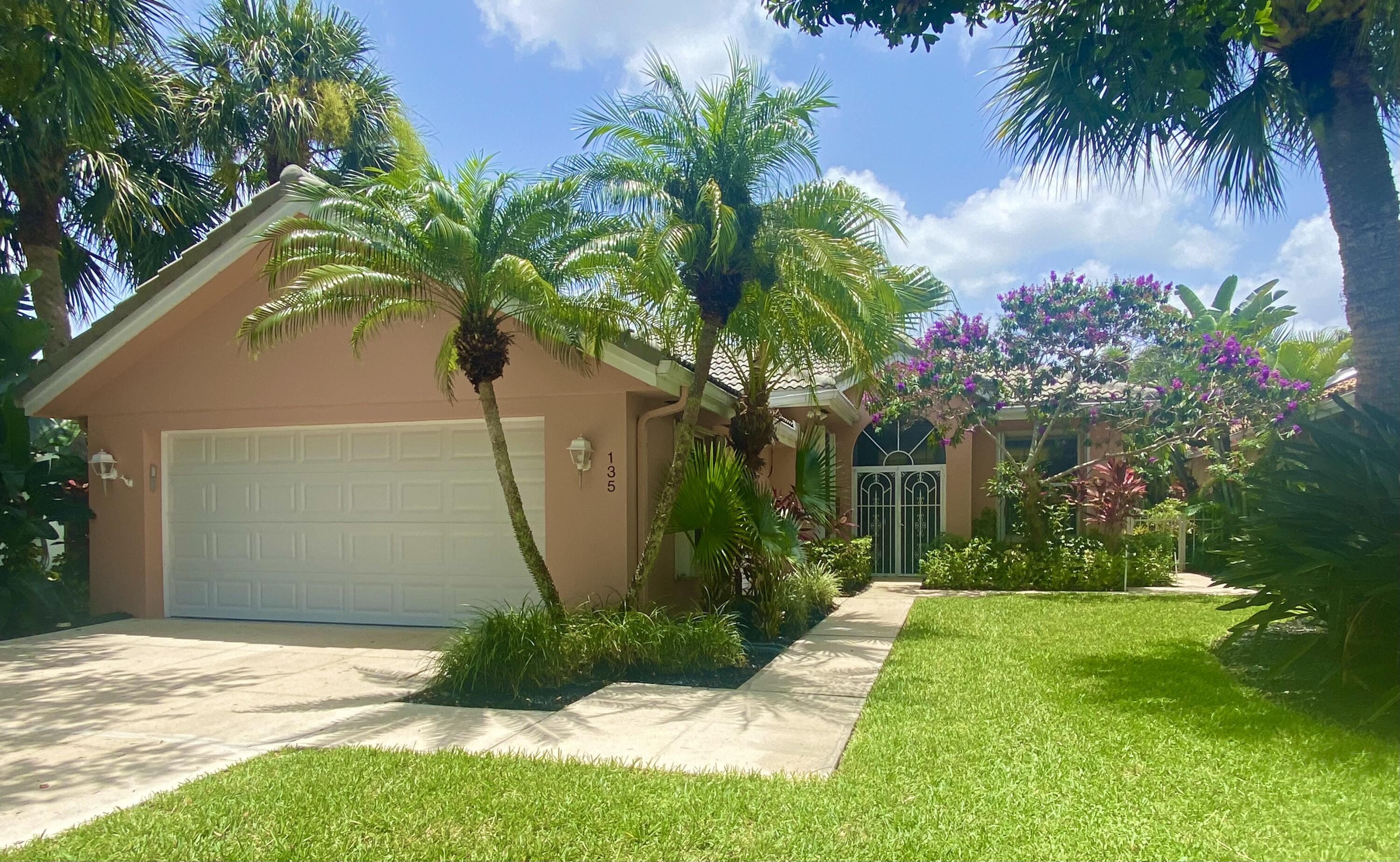 135 East Hampton Way Jupiter, FL 33458 - Photo 1 of 33 FRONT