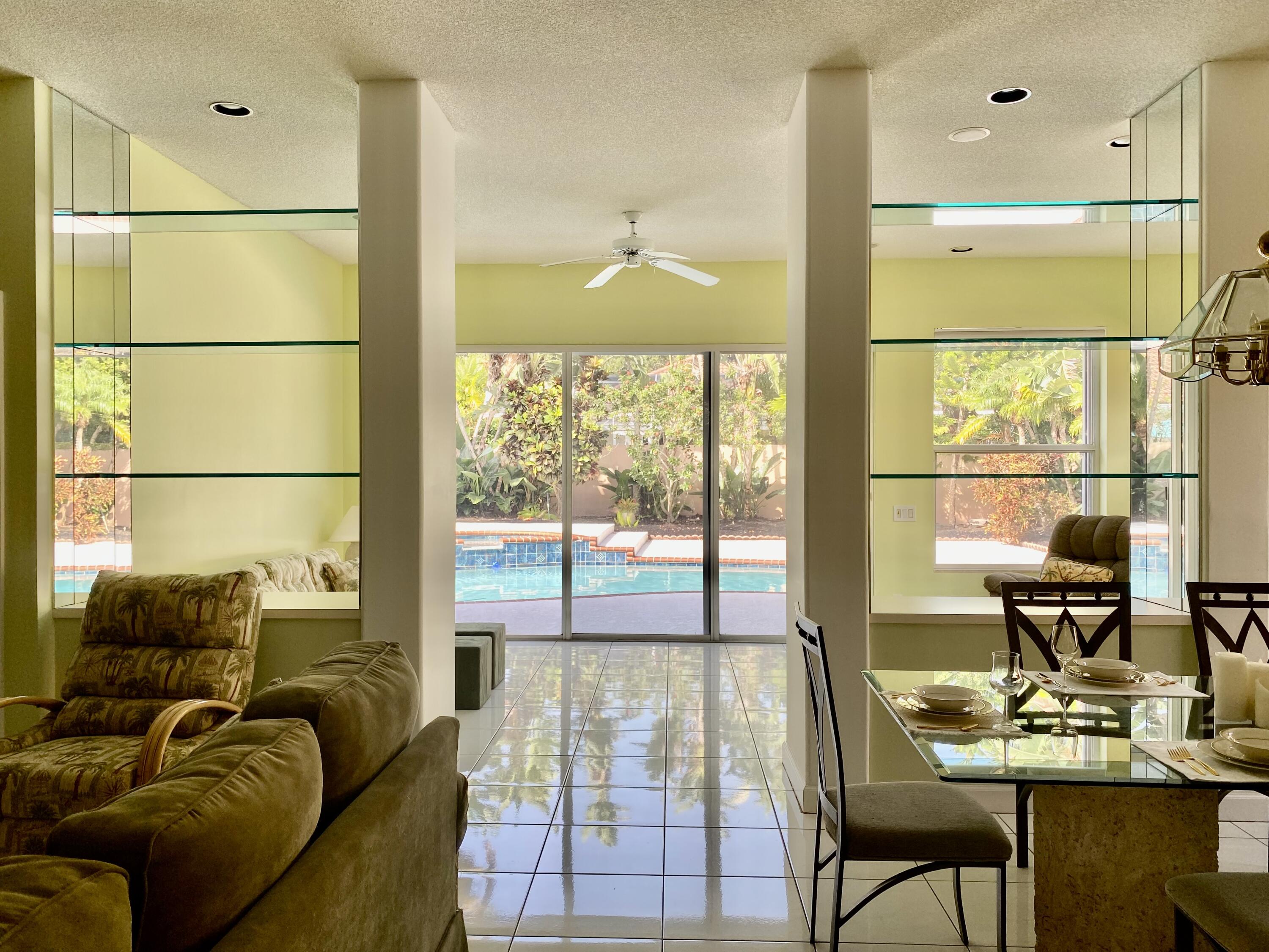 135 East Hampton Way Jupiter, FL 33458 - Photo 3 of 33 LIVING RM 1