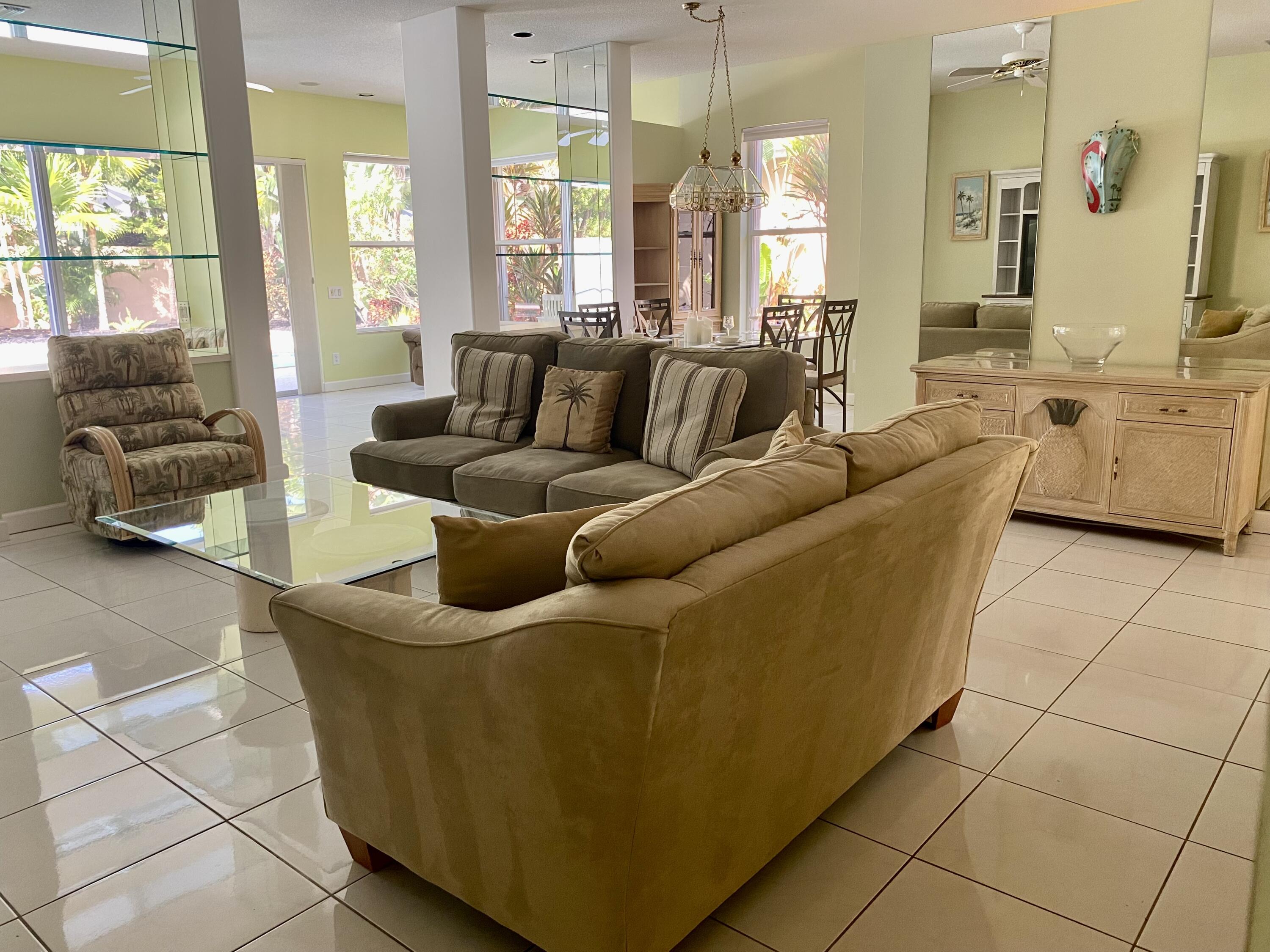 135 East Hampton Way Jupiter, FL 33458 - Photo 5 of 33 LIVING