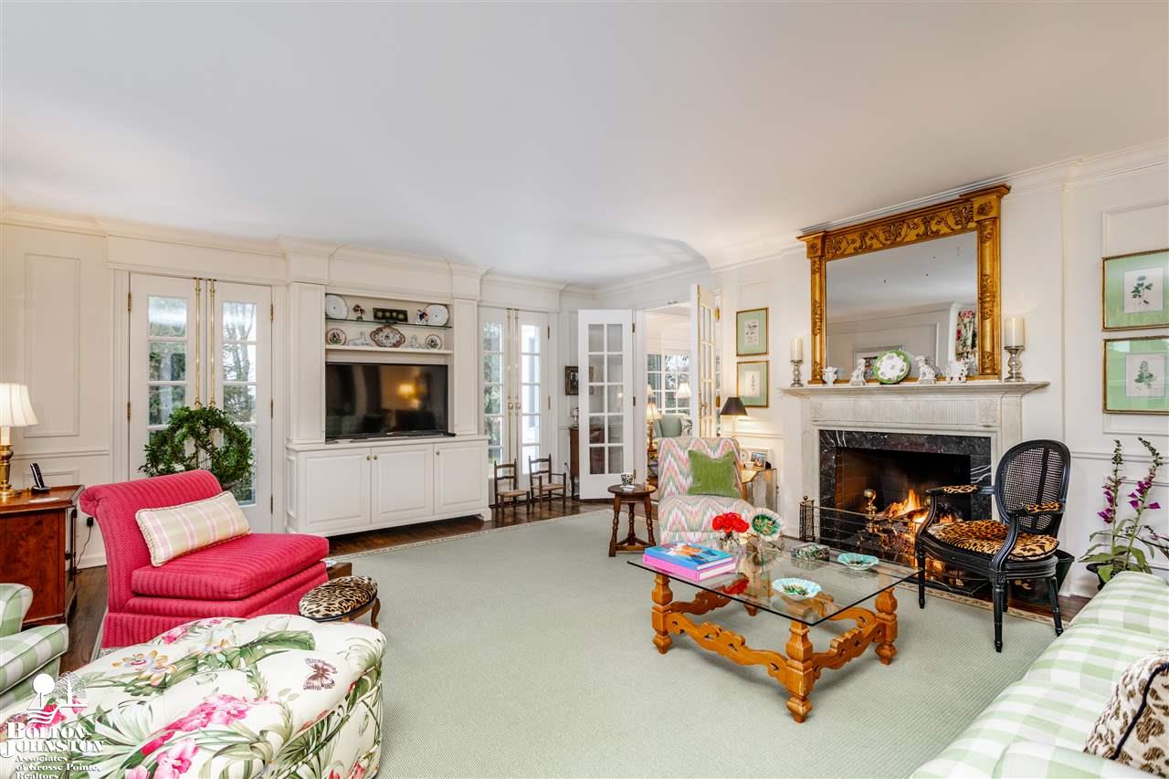 27 Beacon Hill Road Grosse Pointe Farms, MI 48236 - Photo 3 of 51