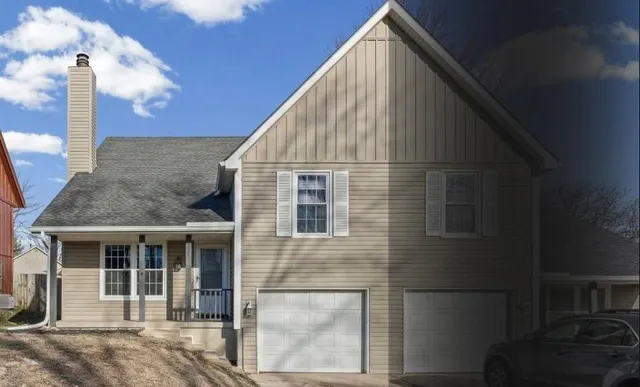 $235,000 | 1422 La Chateau Drive, Liberty, MO 64068