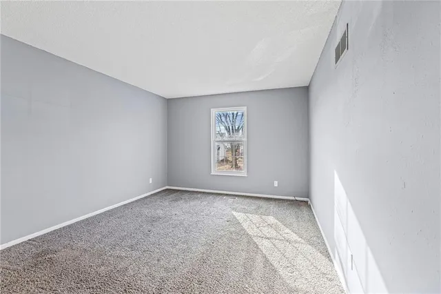 $230,000 | 1422 La Chateau Drive, Liberty, MO 64068