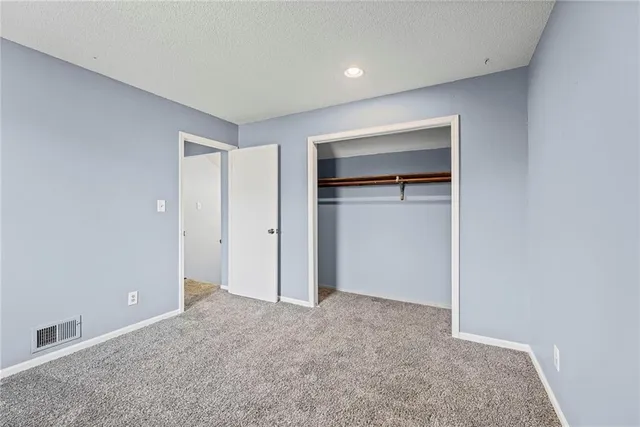 $230,000 | 1422 La Chateau Drive, Liberty, MO 64068