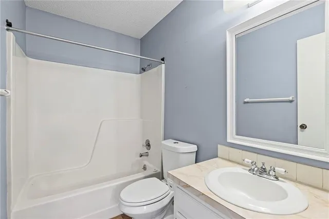 $235,000 | 1422 La Chateau Drive, Liberty, MO 64068