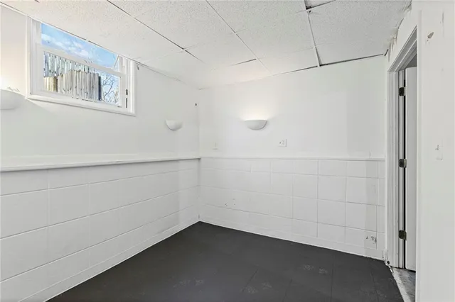 $230,000 | 1422 La Chateau Drive, Liberty, MO 64068