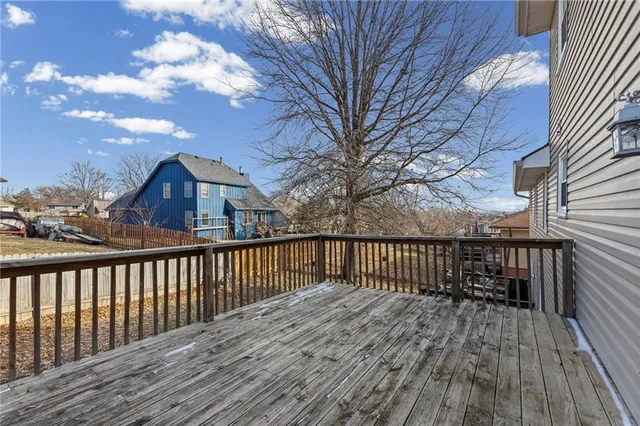 $230,000 | 1422 La Chateau Drive, Liberty, MO 64068