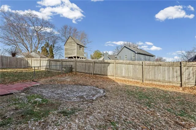 $235,000 | 1422 La Chateau Drive, Liberty, MO 64068