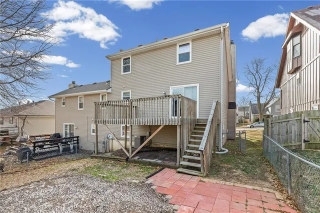 $235,000 | 1422 La Chateau Drive, Liberty, MO 64068