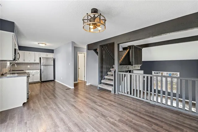 $235,000 | 1422 La Chateau Drive, Liberty, MO 64068