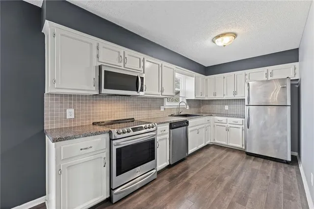 $235,000 | 1422 La Chateau Drive, Liberty, MO 64068