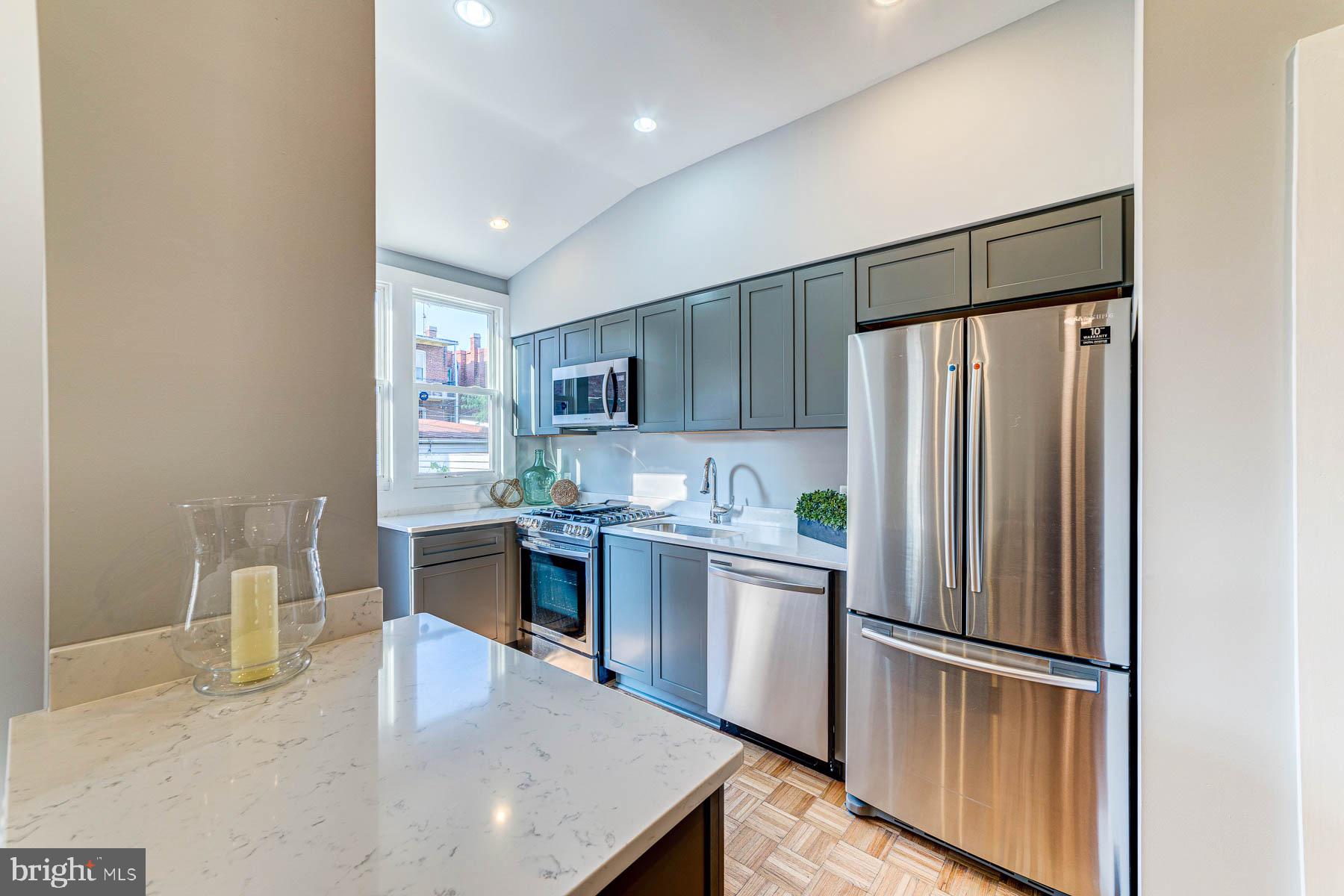 117 R Street Northwest Washington, DC 20001 - Photo 13 of 45 Beautifully Updated Kitchen
