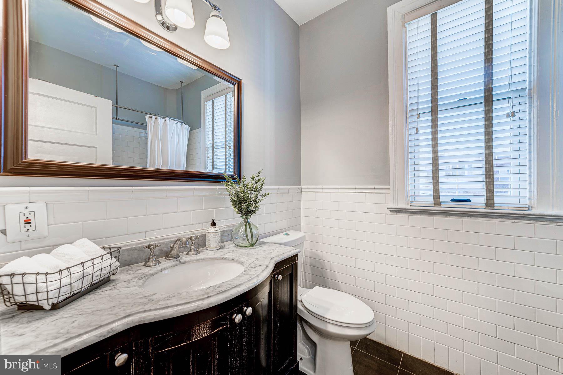 117 R Street Northwest Washington, DC 20001 - Photo 26 of 45 Beautifully updated full bath