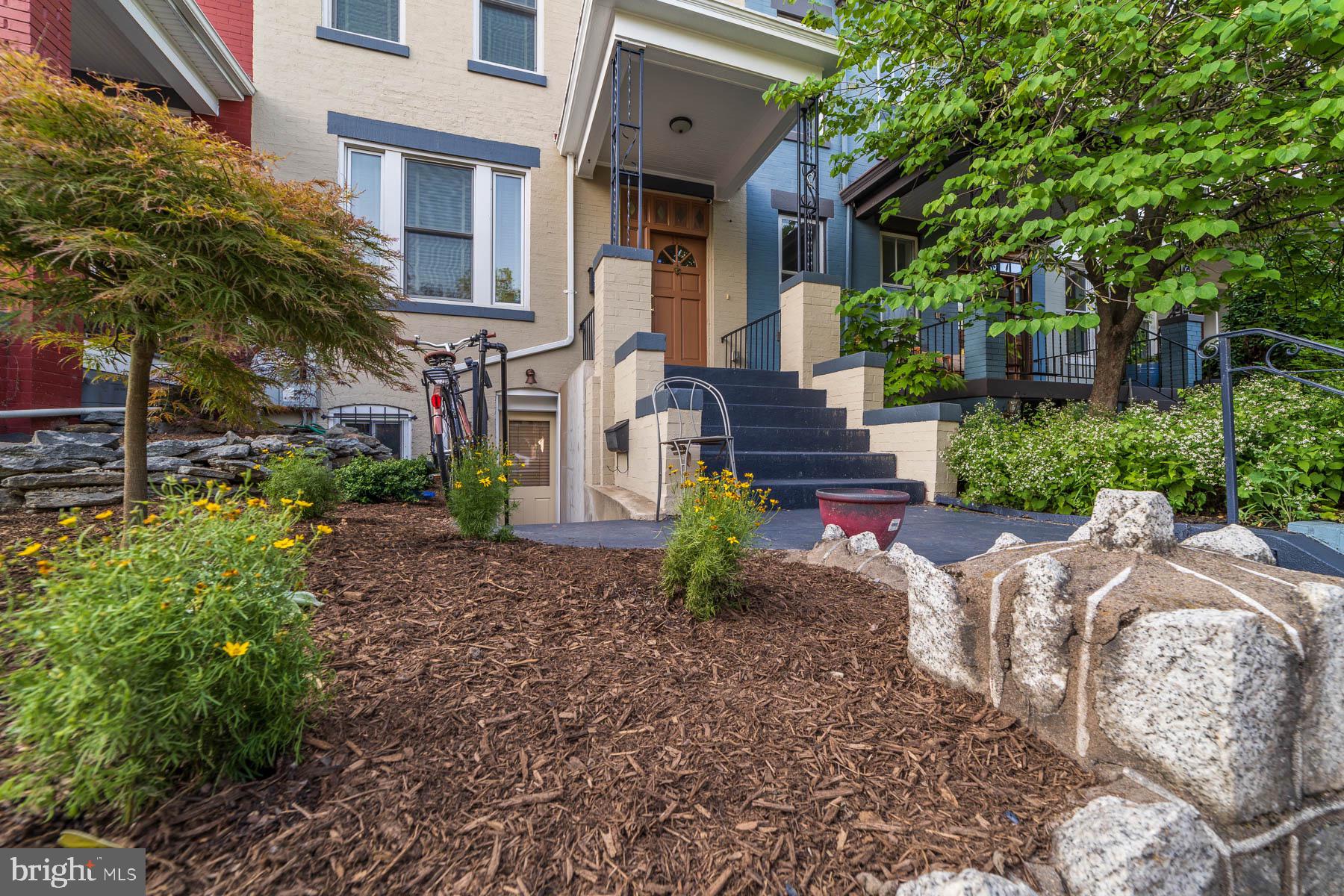 117 R Street Northwest Washington, DC 20001 - Photo 4 of 45 Welcome Home!
