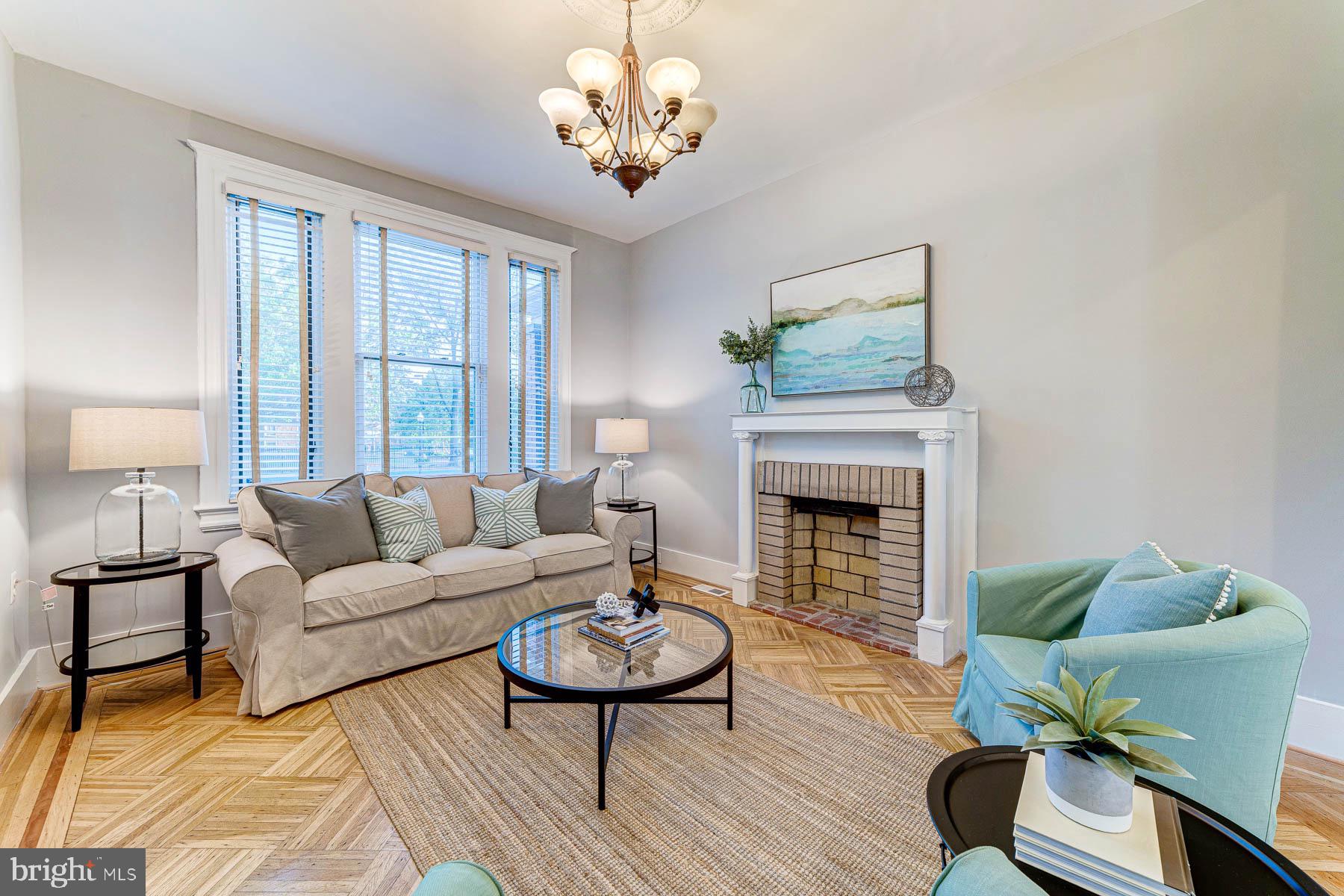 117 R Street Northwest Washington, DC 20001 - Photo 9 of 45 Inviting Living Room with high ceilings