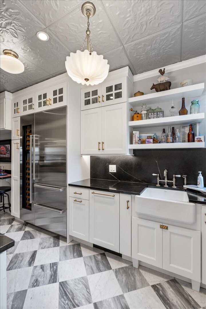 609 West Addison Street, Unit 2 Chicago, IL 60657 - Photo 9 of 30 Gallery Image 9