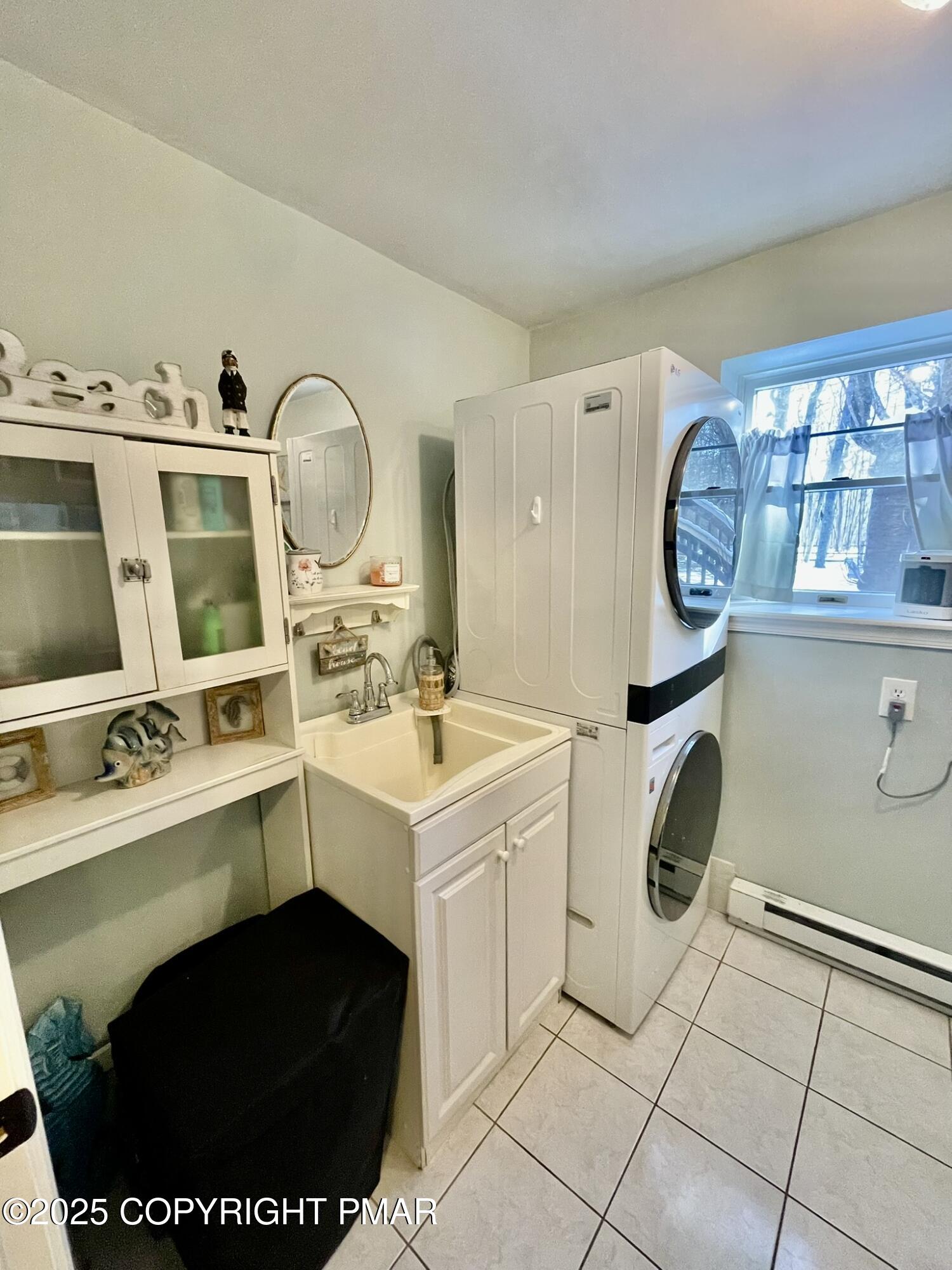 73 Panther Run Road Jim Thorpe, PA 18229 - Photo 17 of 55 a utility room with sink dryer and washer