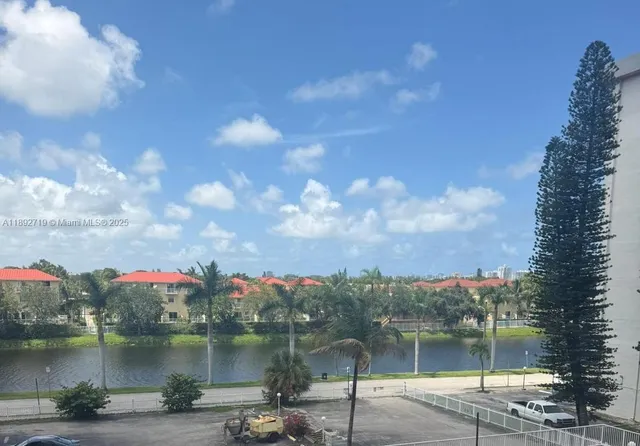 $1,350 | 2025 Northeast 164th Street, Unit 605, North Miami Beach, FL 33162