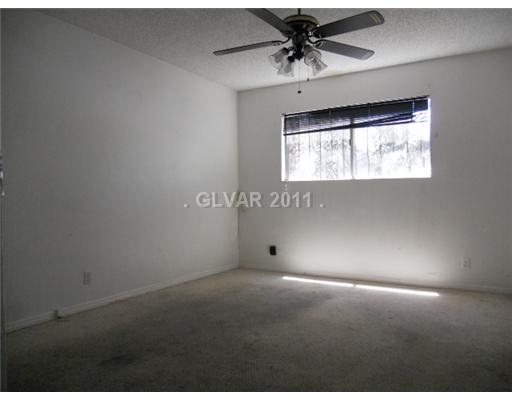 2242 East Desert Inn Road, Unit 36 Las Vegas, NV 89169 - Photo 6 of 8 Master Bedroom.