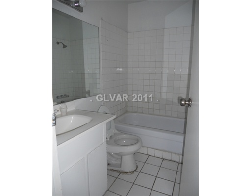 2242 East Desert Inn Road, Unit 36 Las Vegas, NV 89169 - Photo 8 of 8 Master Bath/Spa.