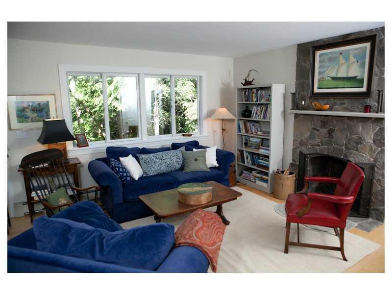 250 Fiddlers Reach Road Phippsburg, ME 04562 - Photo 9 of 22 Living Room.