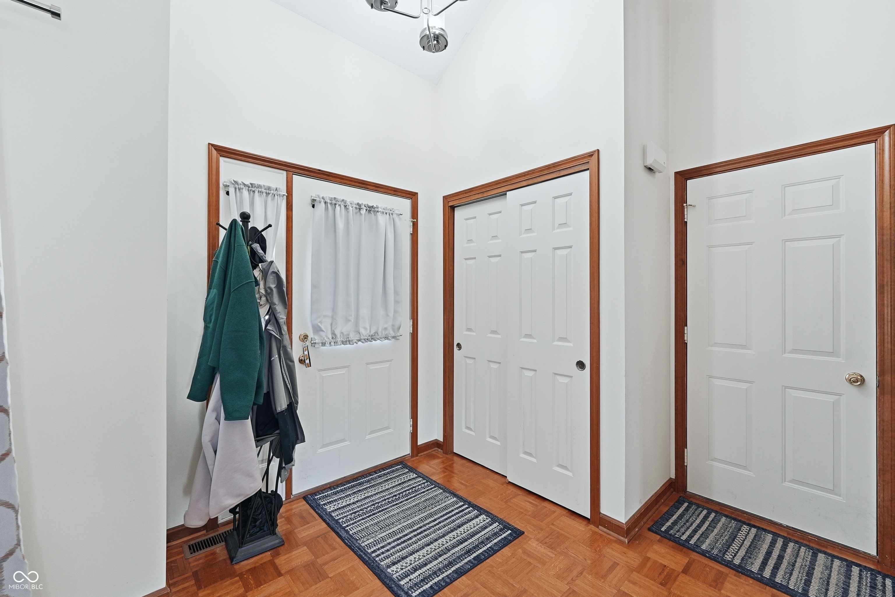 8749 Carriage Lane Pendleton, IN 46064 - Photo 5 of 44