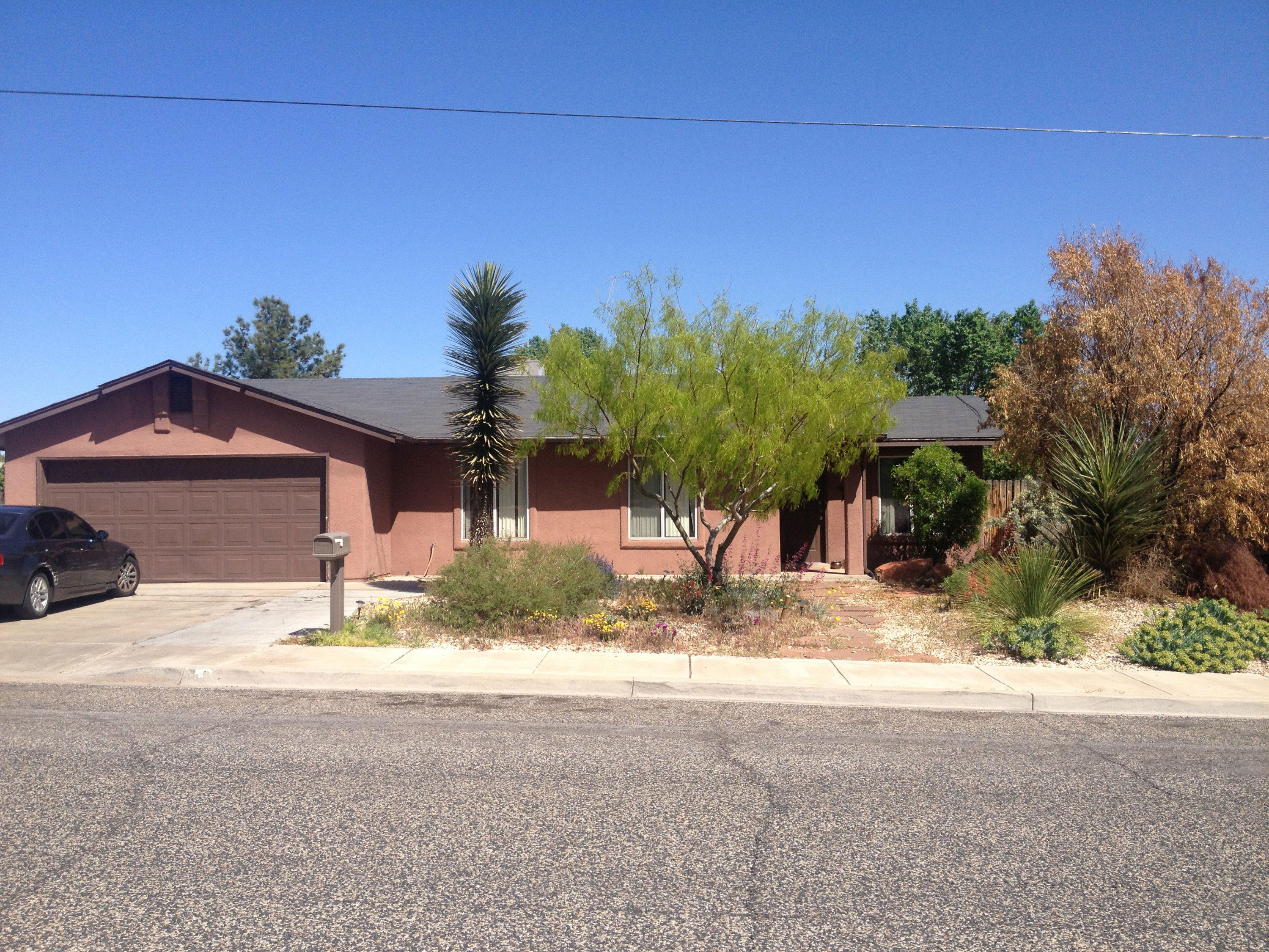 498 North 2000th Street East St. George, UT 84790 - Photo 1 of 1 Front