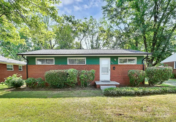 $1,500 | 2244 English Drive, Charlotte, NC 28216