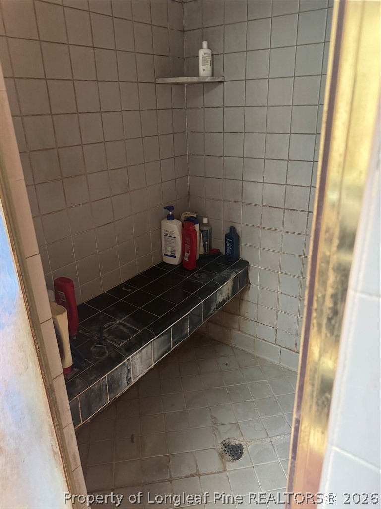 6809 Towbridge Road Fayetteville, NC 28306 - Photo 30 of 40 Primary Shower