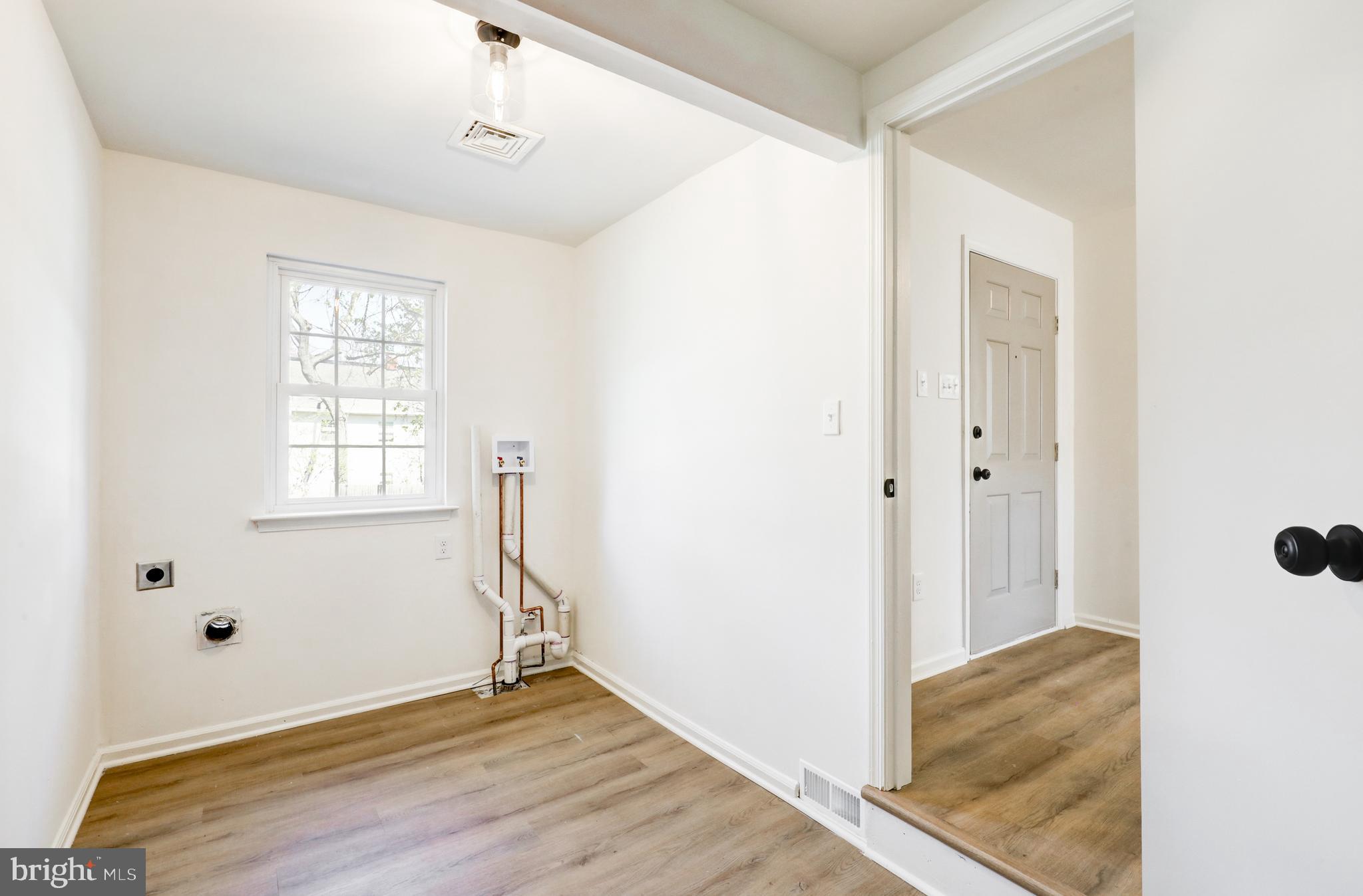 914 Longfield Road Glenside, PA 19038 - Photo 4 of 49