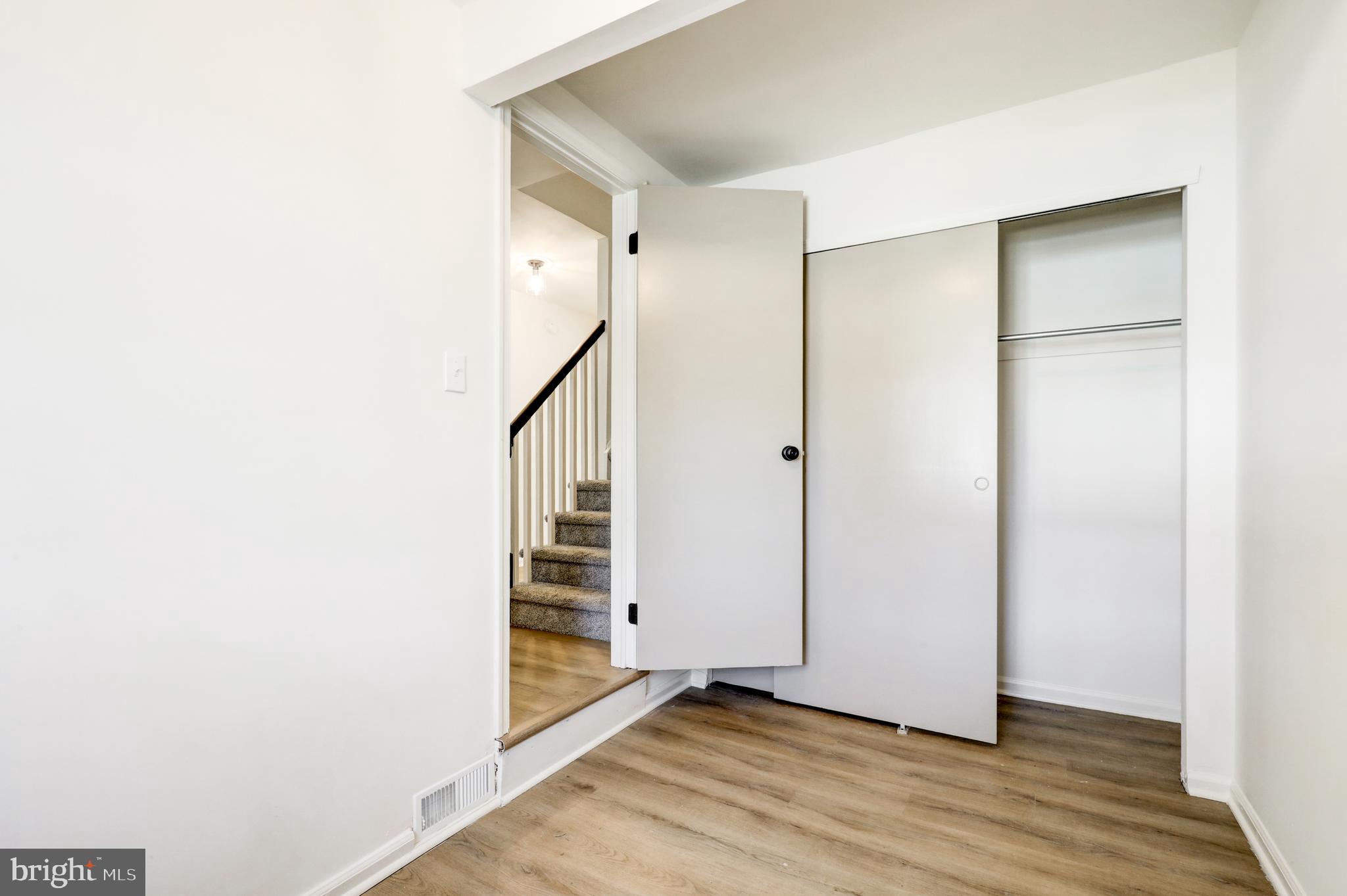 914 Longfield Road Glenside, PA 19038 - Photo 5 of 49