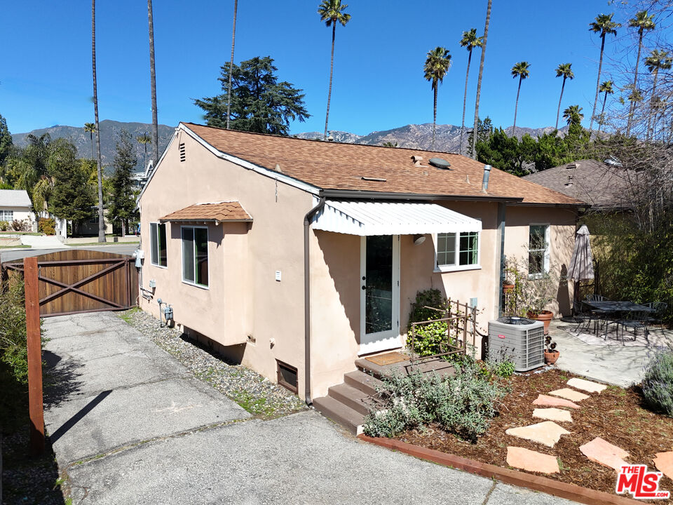 592 Figueroa Drive Altadena, CA 91001 - Photo 16 of 19 a view of a house with backyard