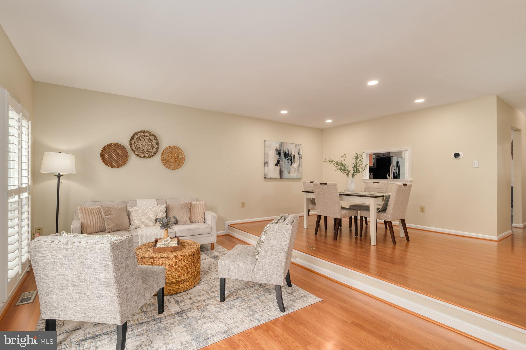 8174 Cliffview Avenue Springfield, VA 22153 - Photo 16 of 55 Relax after dinner in this roomy LR!