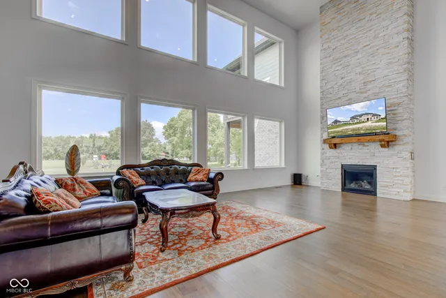 $1,670,000 | 4934 South 550W, New Palestine, IN 46163