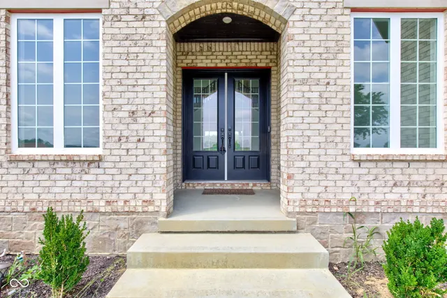 $1,670,000 | 4934 South 550W, New Palestine, IN 46163