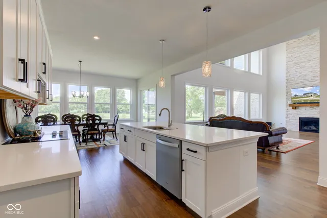 $1,670,000 | 4934 South 550W, New Palestine, IN 46163