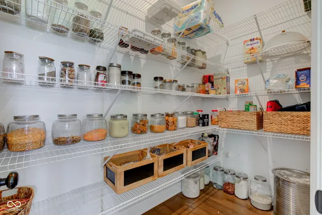 $1,670,000 | 4934 South 550W, New Palestine, IN 46163