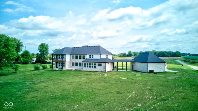 $1,670,000 | 4934 South 550W, New Palestine, IN 46163