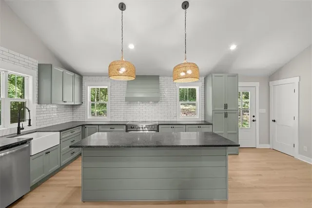 $669,900 | 2237 Clem Lowell Road, Carrollton, GA 30116