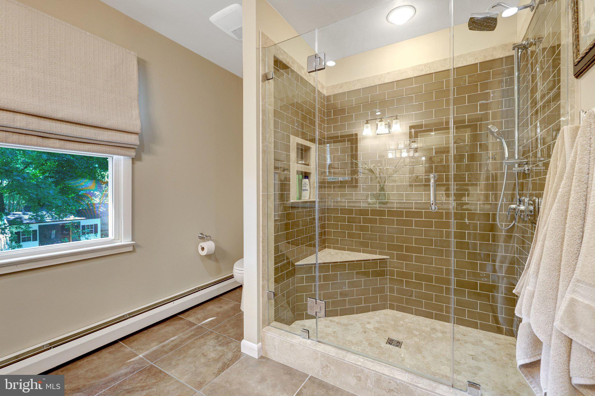 10015 Saddle Road Vienna, VA 22181 - Photo 53 of 86 Gallery Image 53