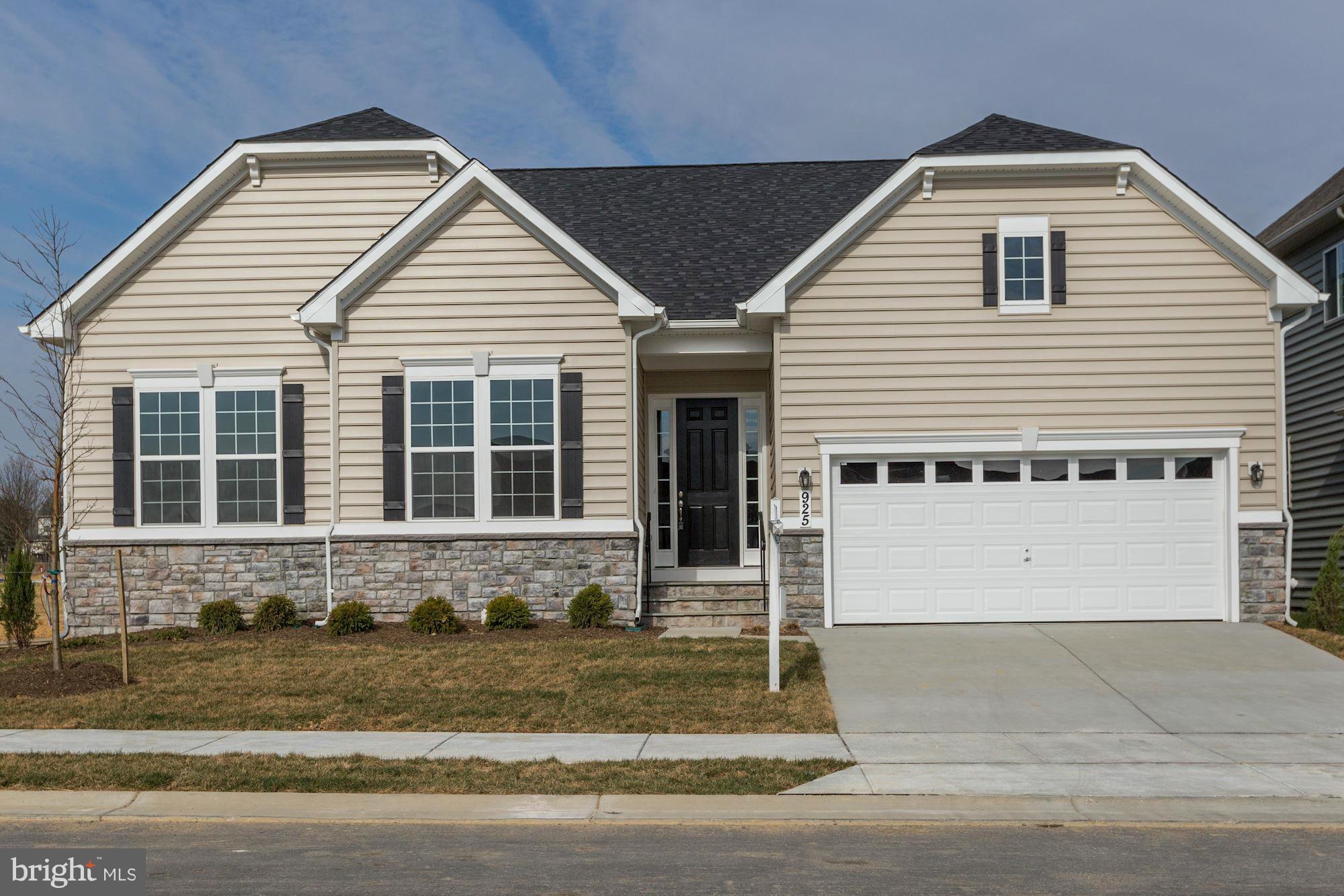 925 Lindley Road Frederick, MD 21701 - Photo 2 of 30 a front view of a house