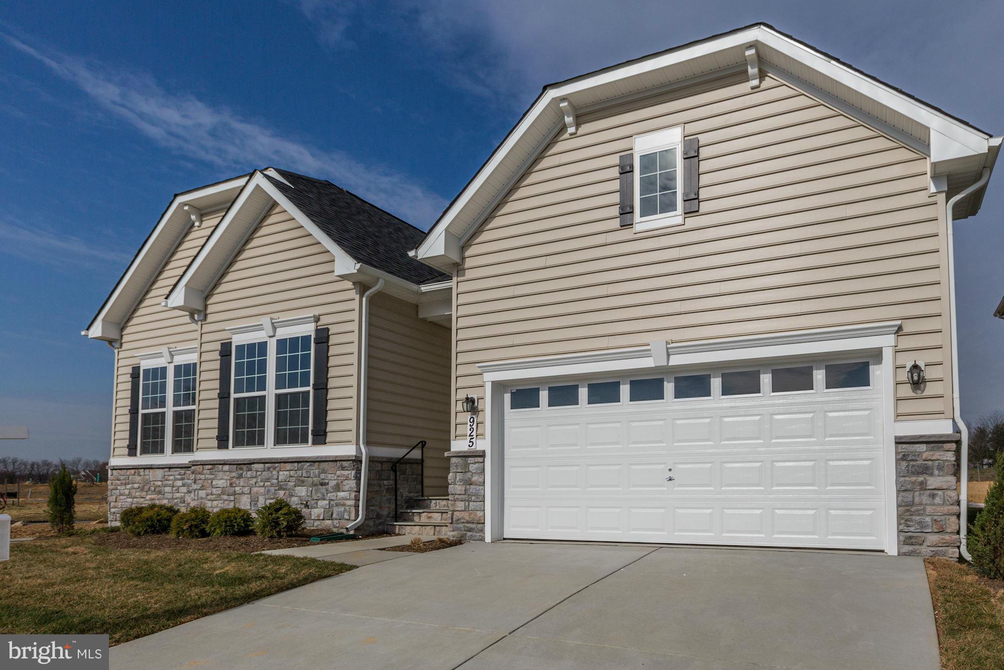 925 Lindley Road Frederick, MD 21701 - Photo 3 of 30 a front view of a house