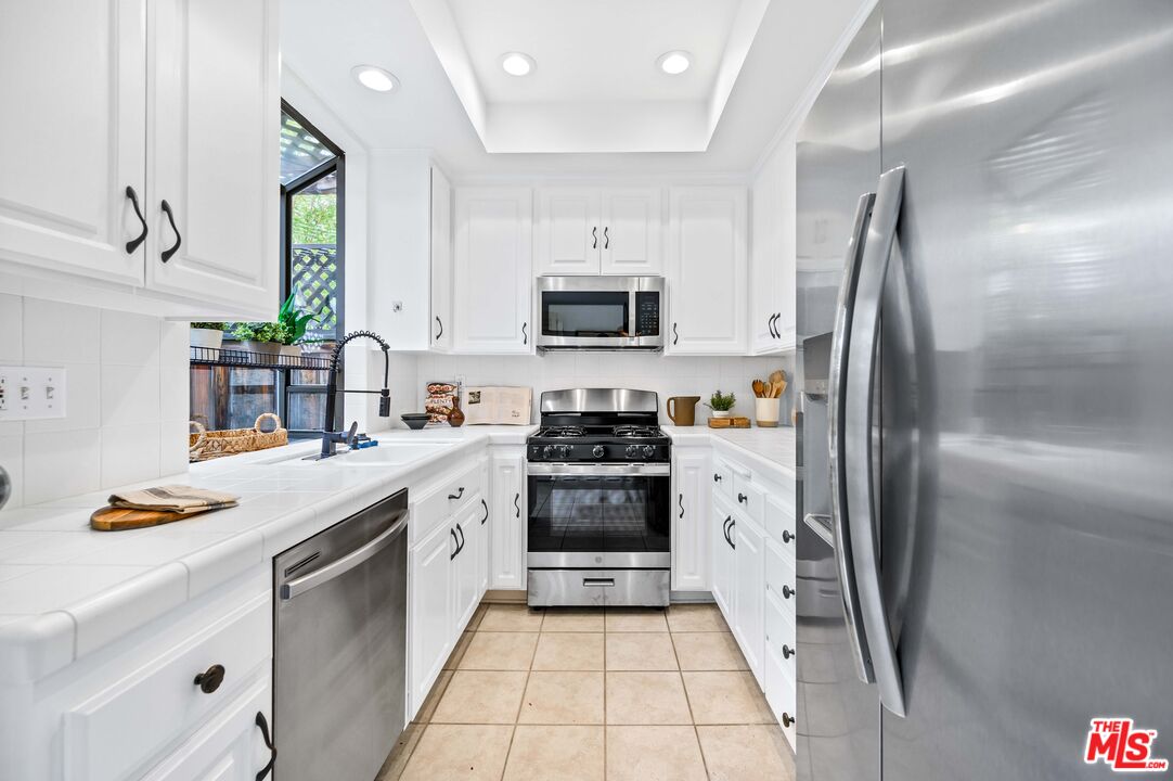 1108 18th Street, Unit 5 Santa Monica, CA 90403 - Photo 11 of 21