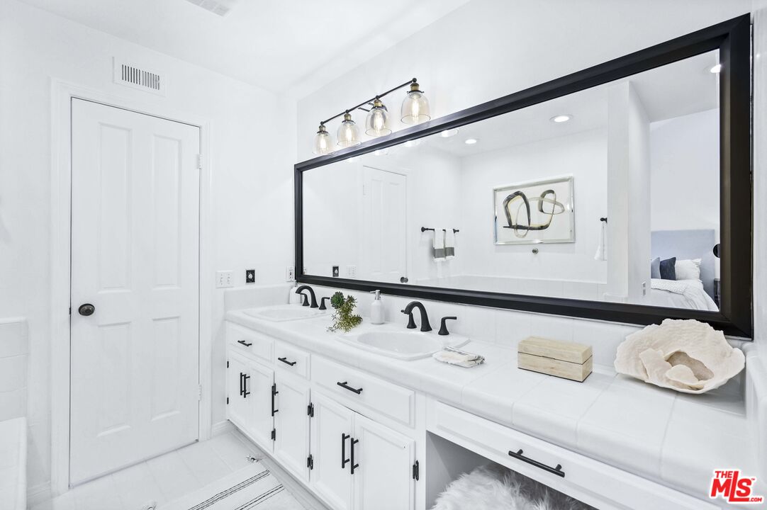 1108 18th Street, Unit 5 Santa Monica, CA 90403 - Photo 15 of 21