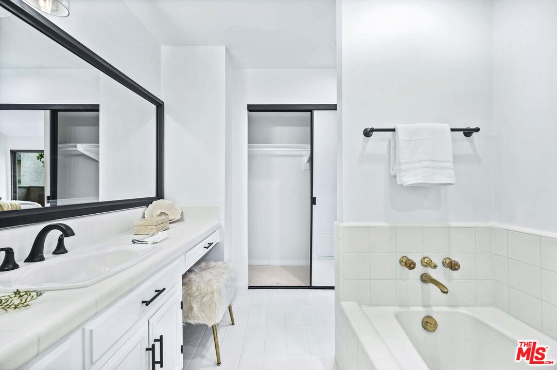 1108 18th Street, Unit 5 Santa Monica, CA 90403 - Photo 17 of 21