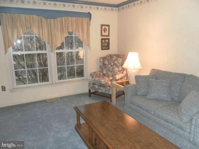 3202 Wordsworth Drive Riva, MD 21140 - Photo 5 of 25 Living Room
