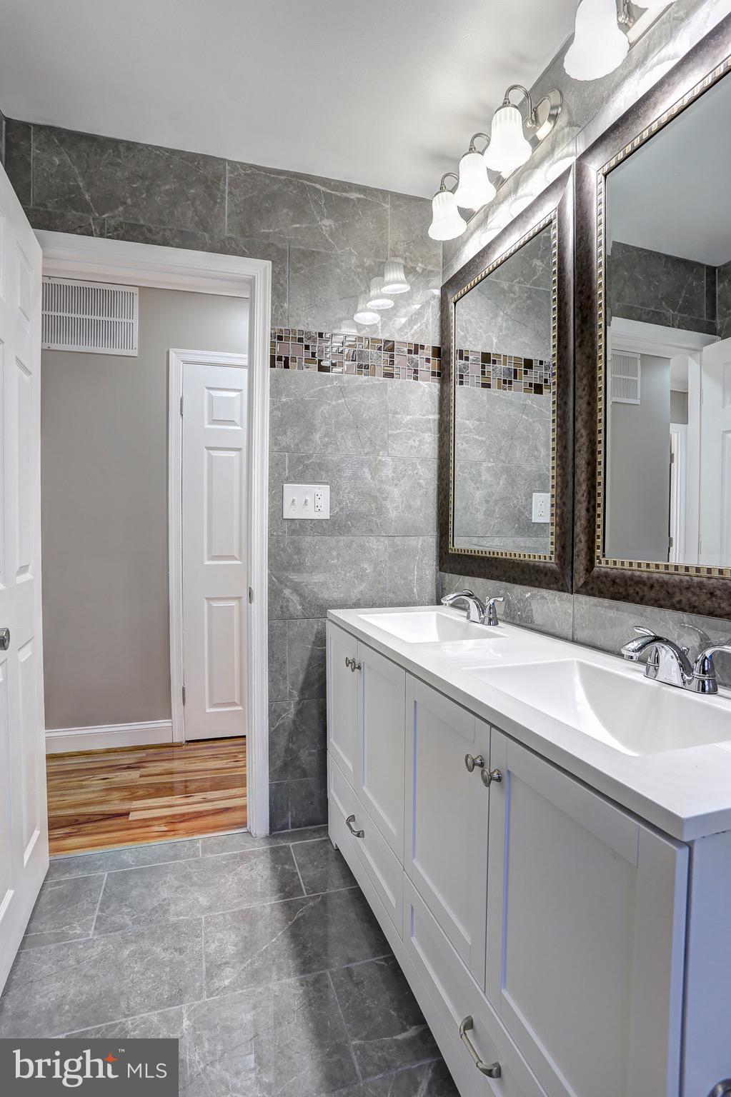 6114 Moorefield Road Baltimore, MD 21228 - Photo 22 of 37 Master Bath