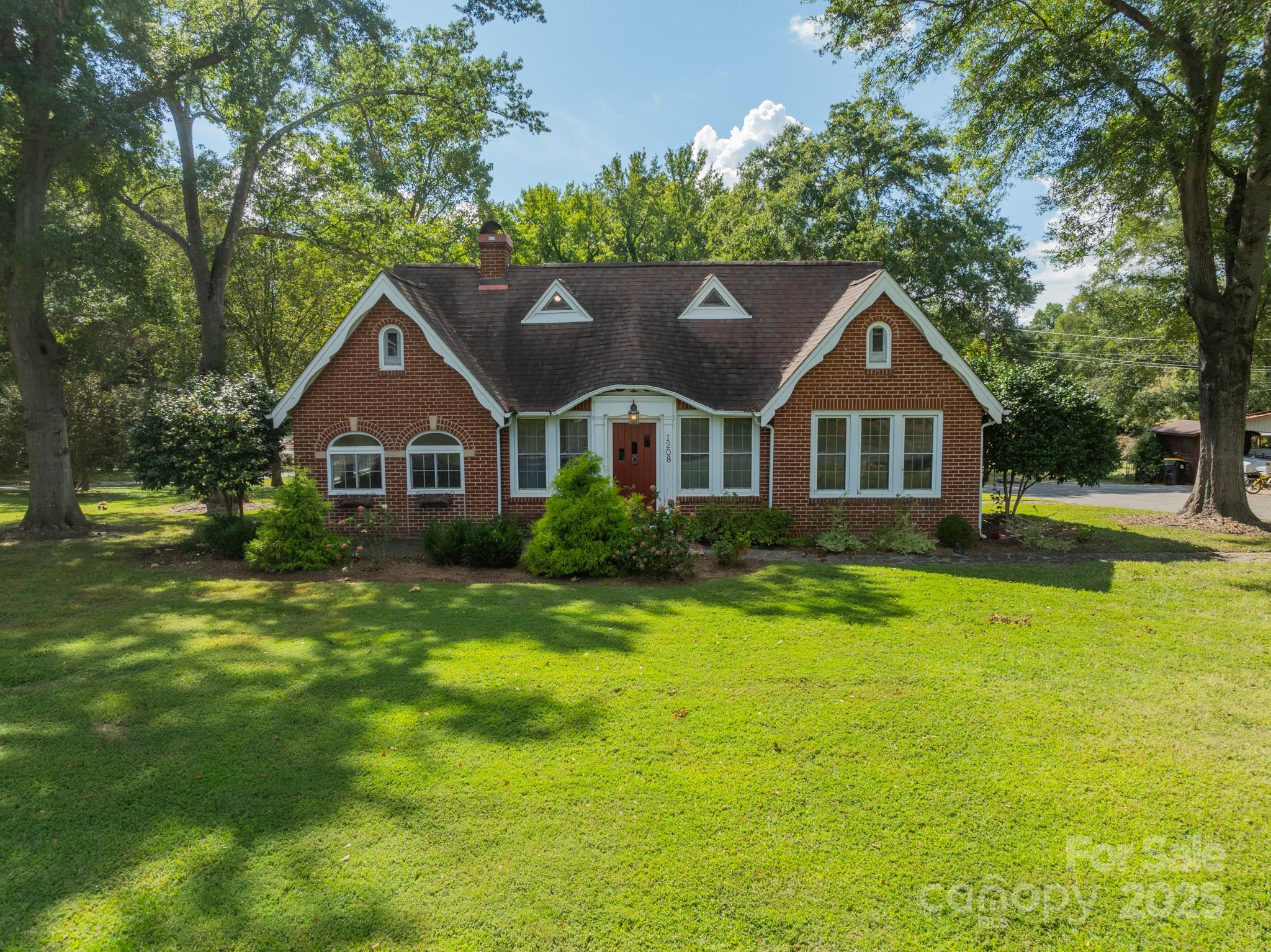 1208 South Point Road Belmont, NC 28012 - Photo 1 of 38 Gallery Image 1