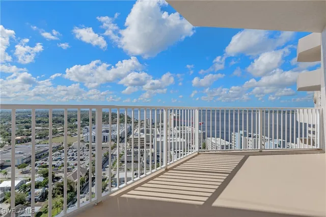 $599,900 | 2090 West First Street, Unit I2409, Fort Myers, FL 33901