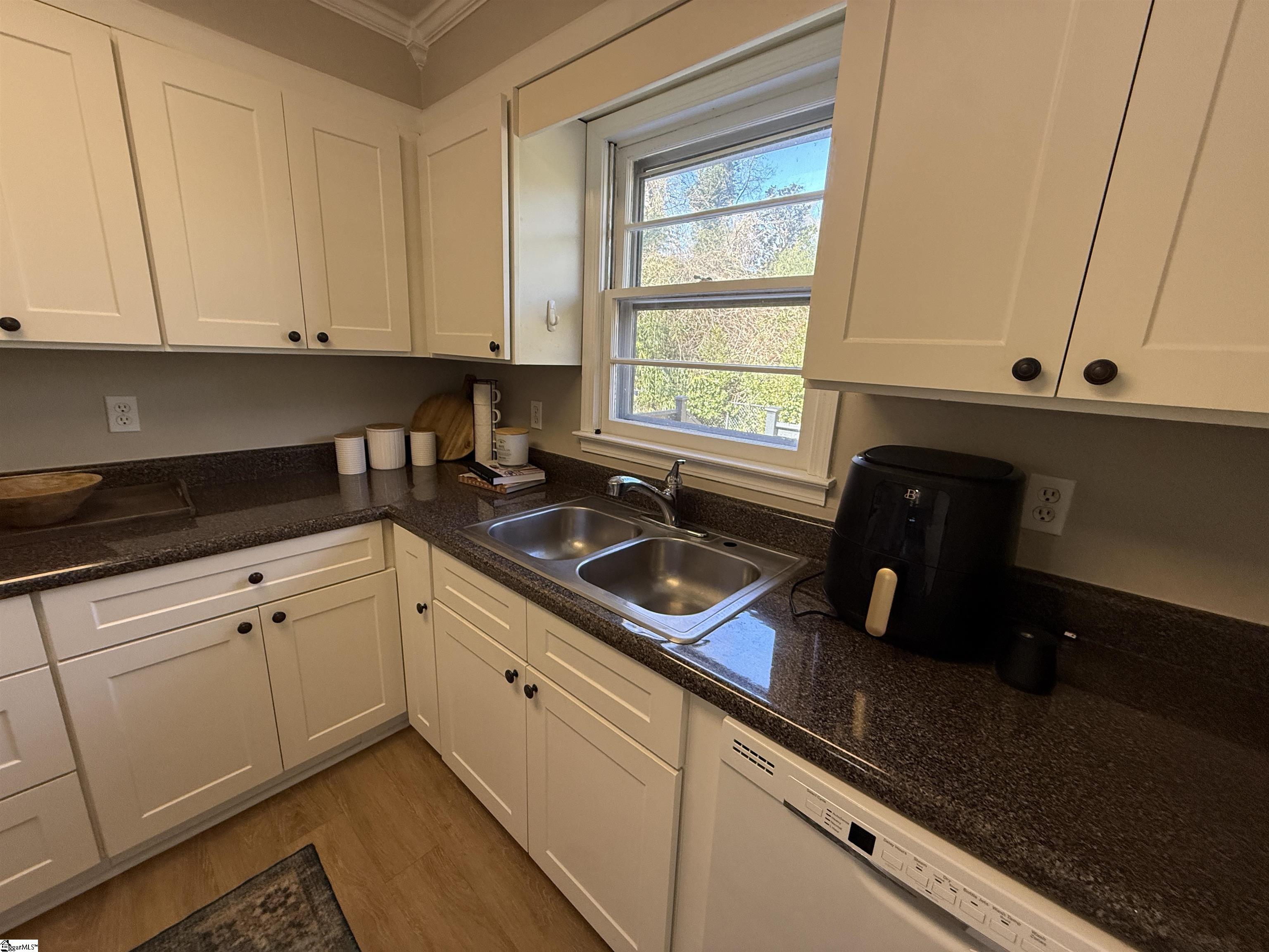 102 West Maple Street Clinton, SC 29325 - Photo 11 of 25