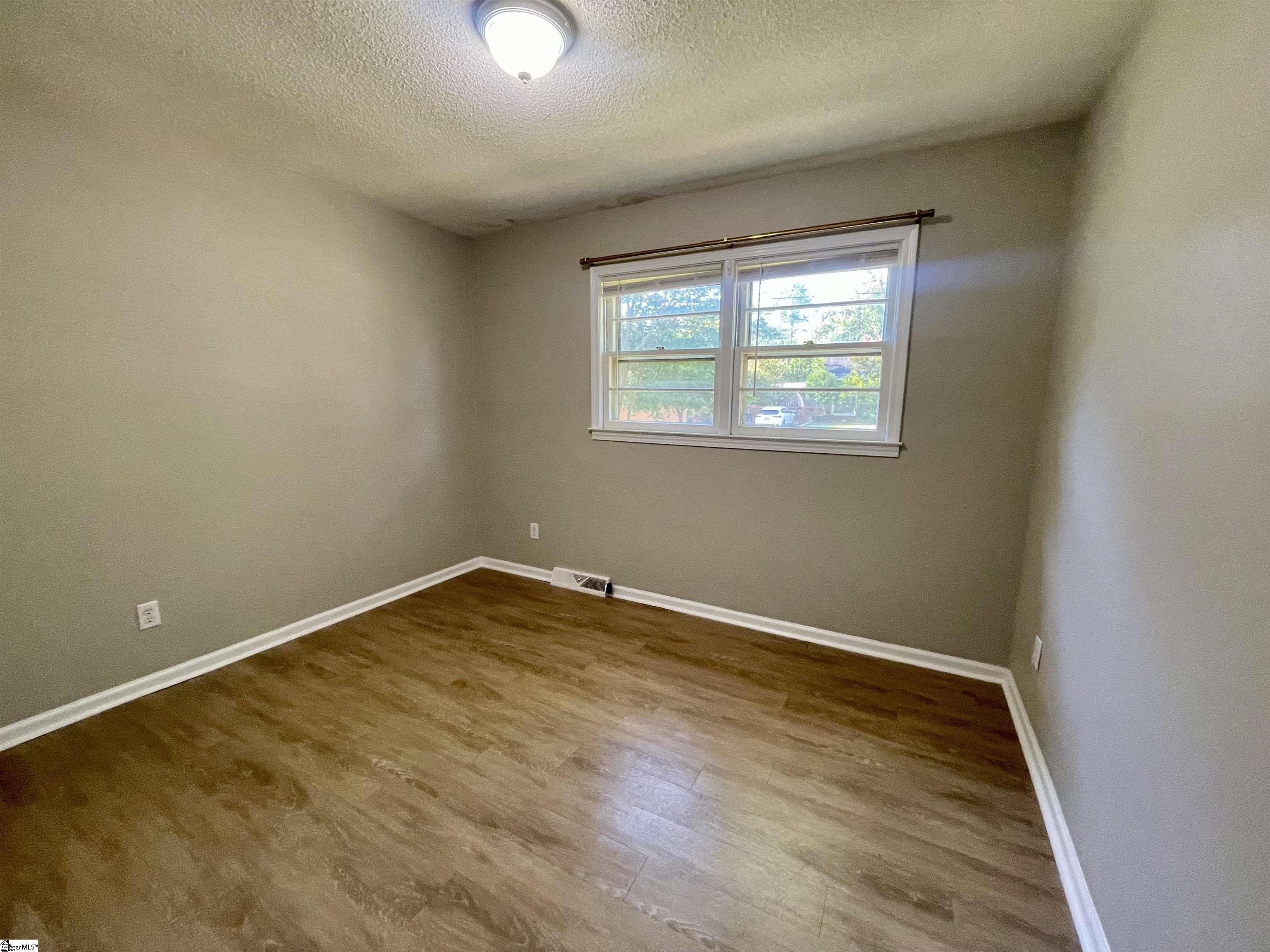 102 West Maple Street Clinton, SC 29325 - Photo 17 of 20